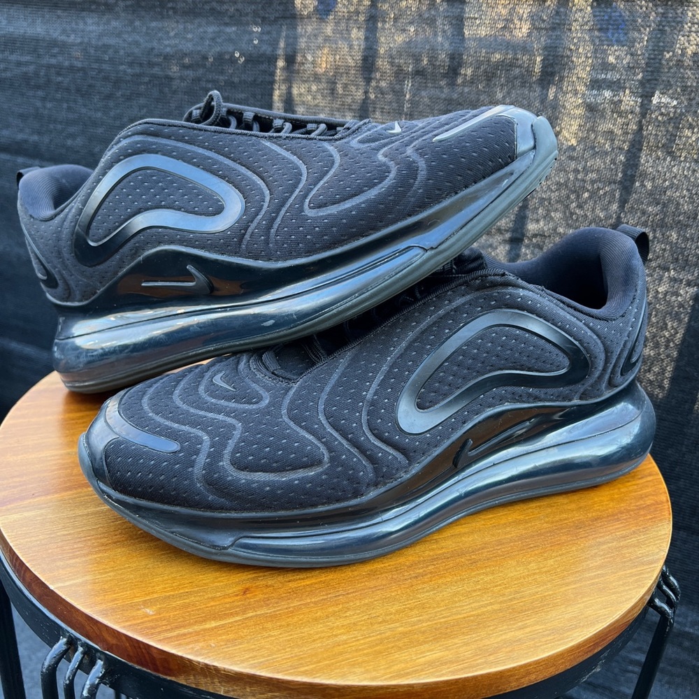 Nike 720 Black